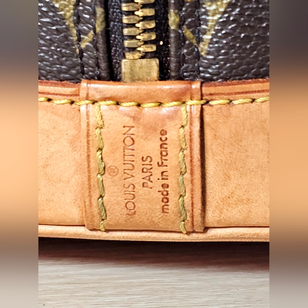 Authentic LOUIS VUITTON Monogram Alma PM Handbag - Picture 5 of 11